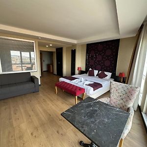 Suite City View